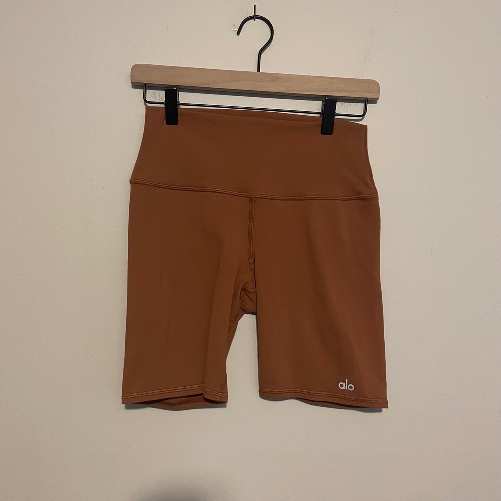 Alo Yoga Airbrush high rise biker shorts M brown active athletic running - Picture 2 of 5